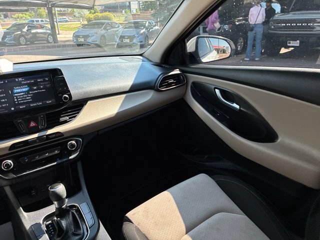 Used 2020 Hyundai Elantra GT FWD image 25
