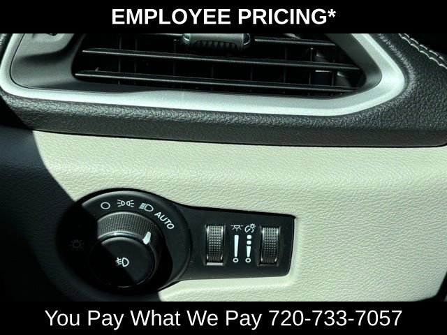 Used 2022 Chrysler Pacifica Touring-L FWD image 30
