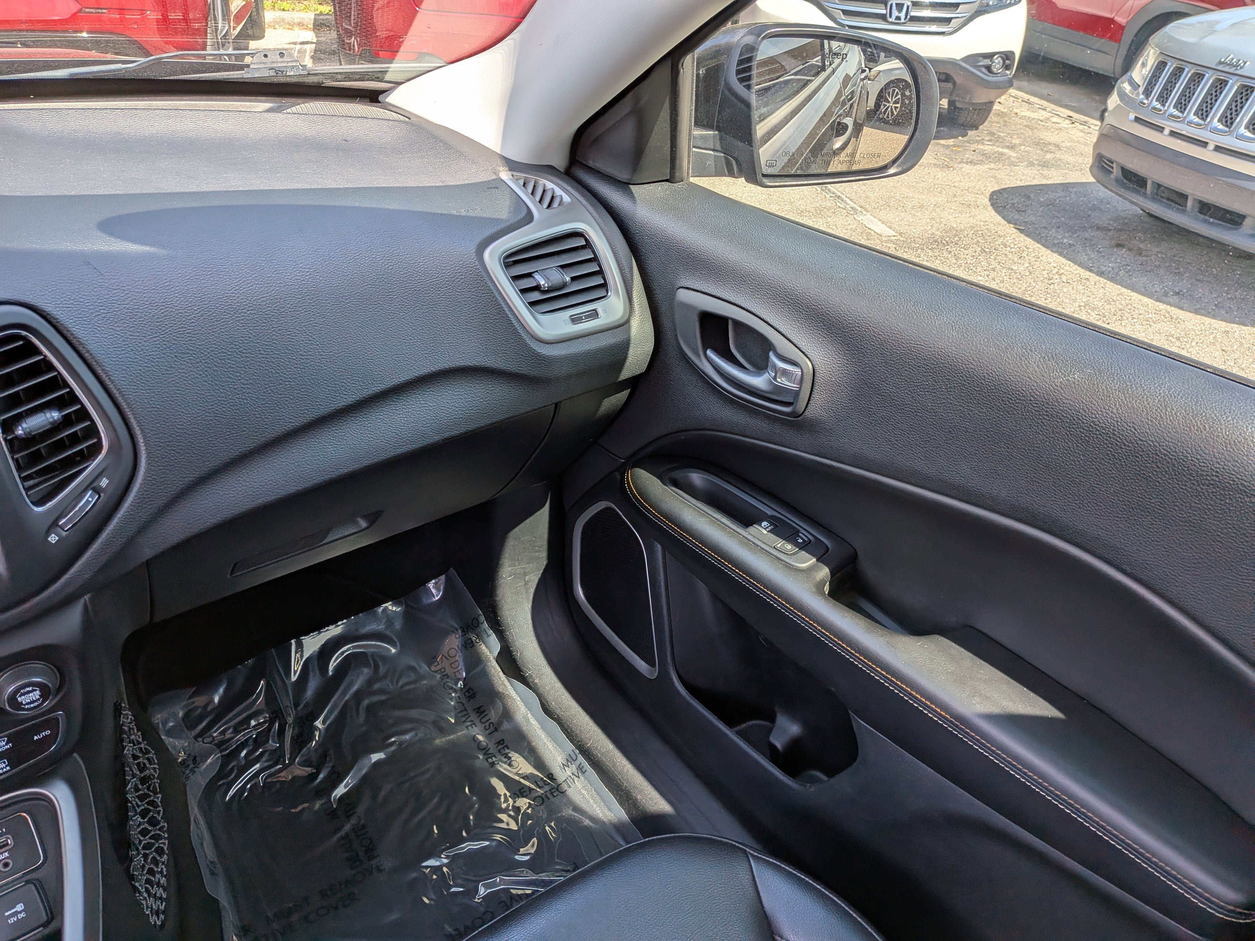 Used 2019 Jeep Compass Latitude image 18