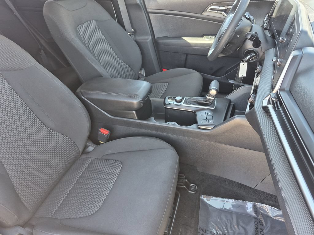 Certified 2024 Kia Sportage LX AWD/4WD image 16