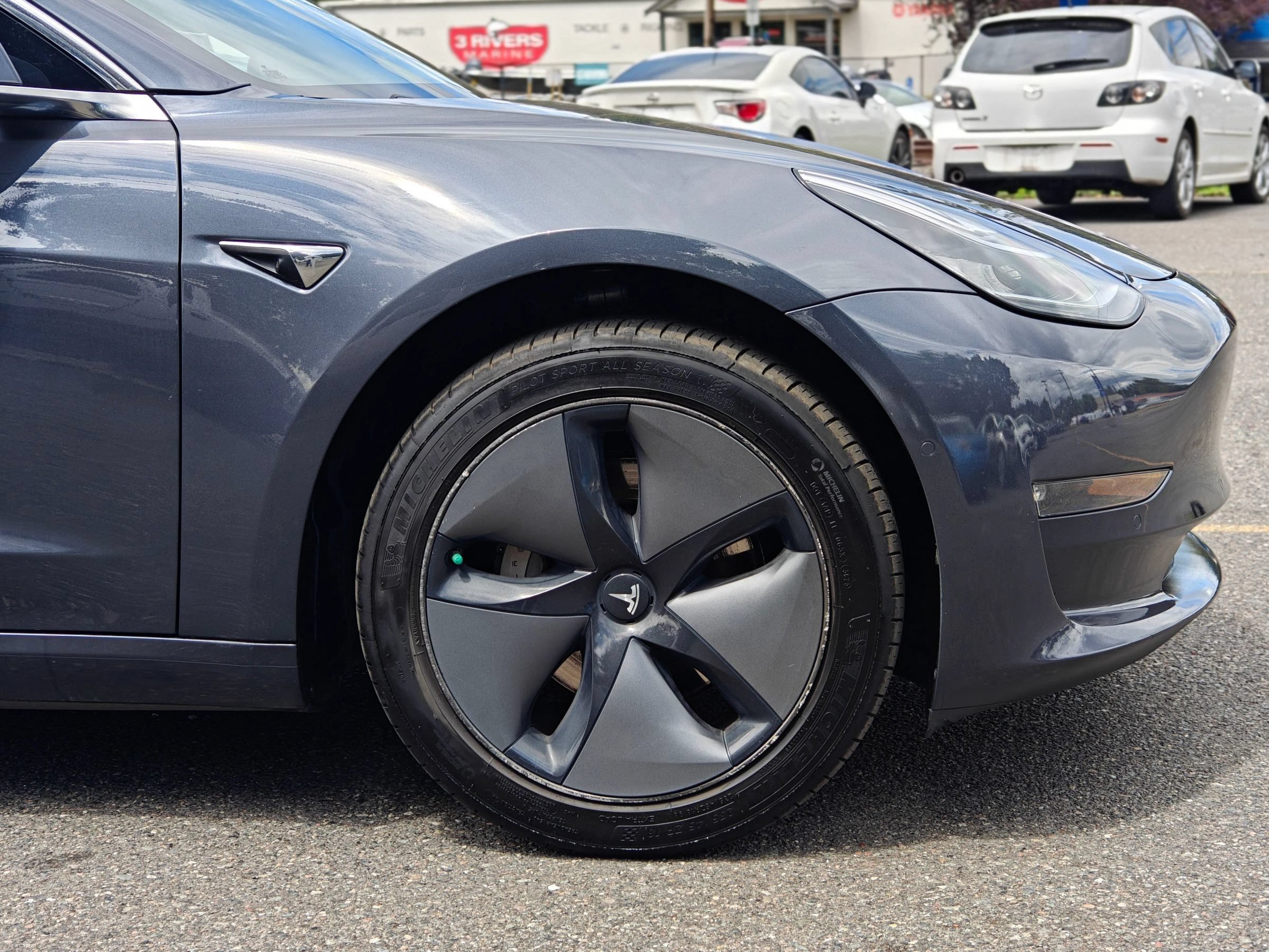 Used 2018 Tesla Model 3 Long Range RWD image 51