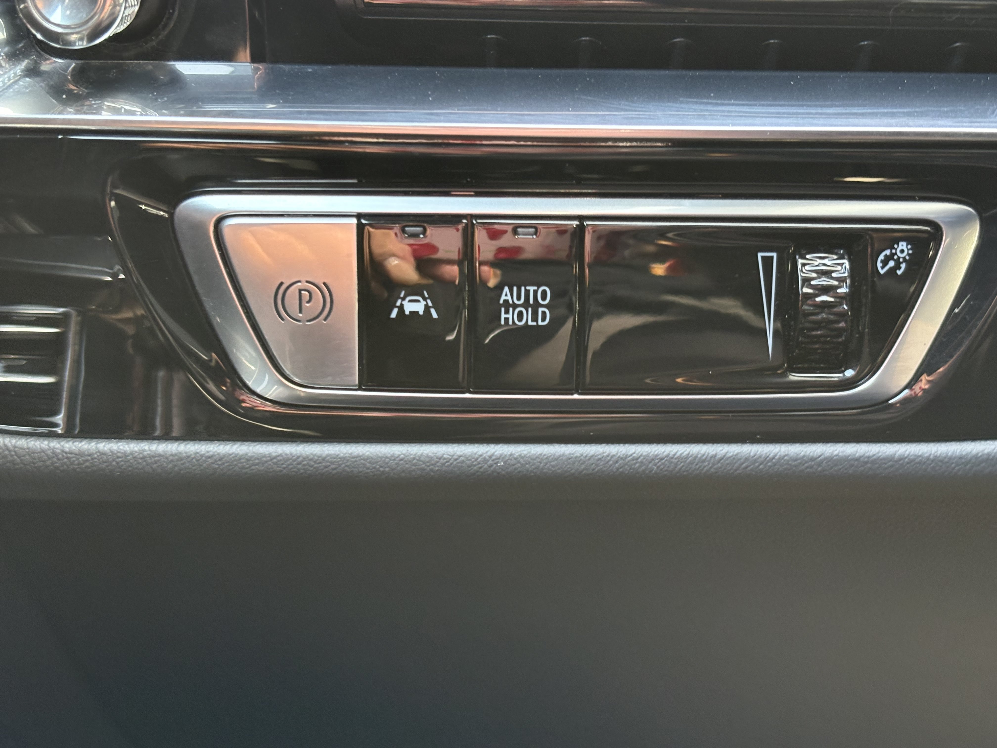 Used 2024 Cadillac Lyriq Luxury AWD/4WD image 30