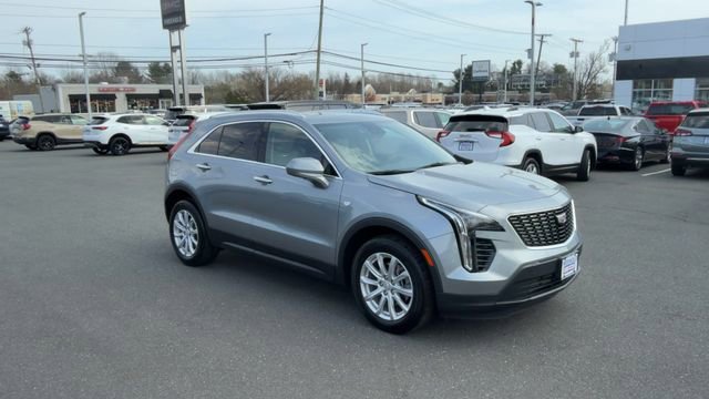 Used 2023 Cadillac XT4 Luxury w/ Cold Weather Package image 6