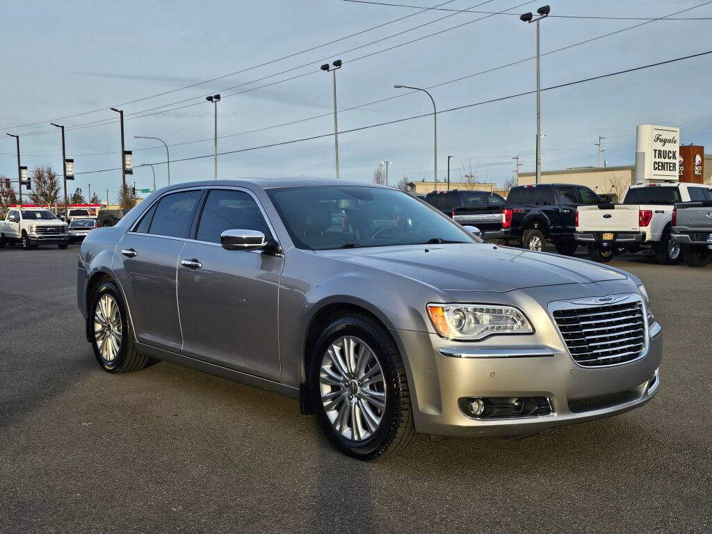 Used 2014 Chrysler 300 C w/ Light Group image 4