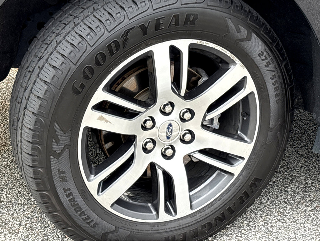 Used 2022 Ford Expedition Max Limited image 23