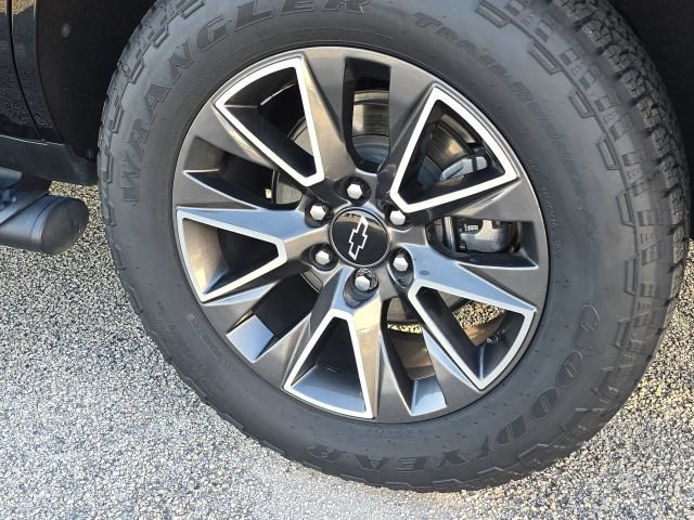 Used 2024 Chevrolet Tahoe Z71 w/ Luxury Package AWD/4WD image 10