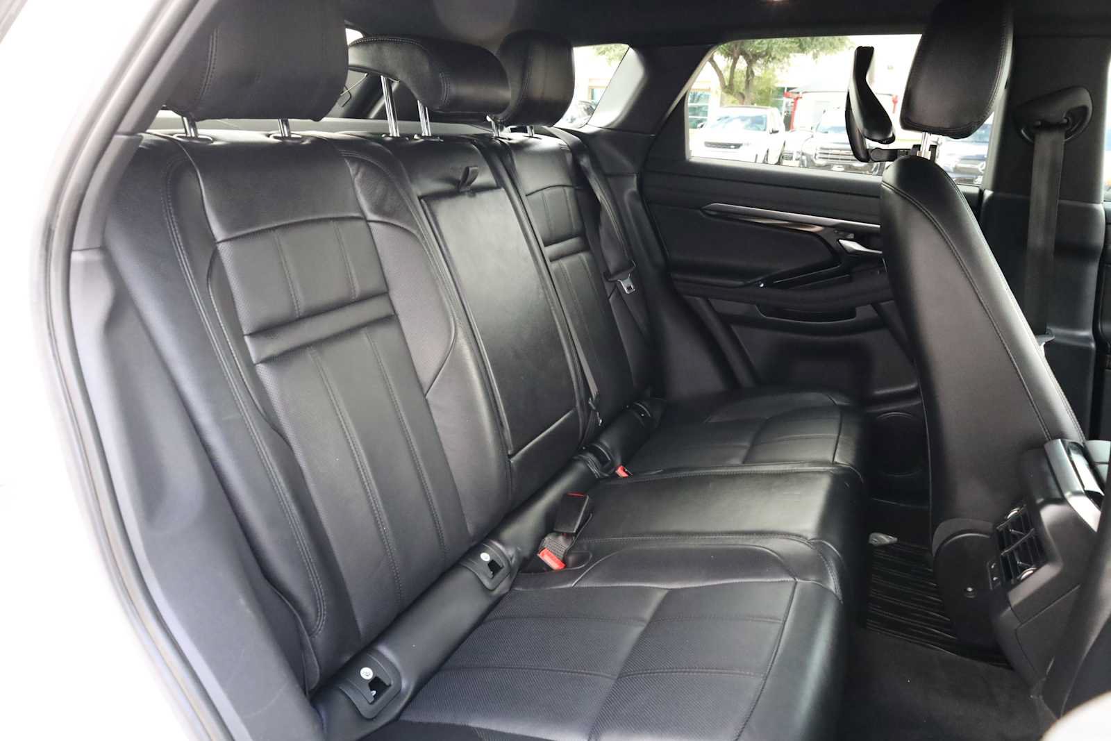 Used 2020 Land Rover Range Rover Evoque SE AWD/4WD image 32