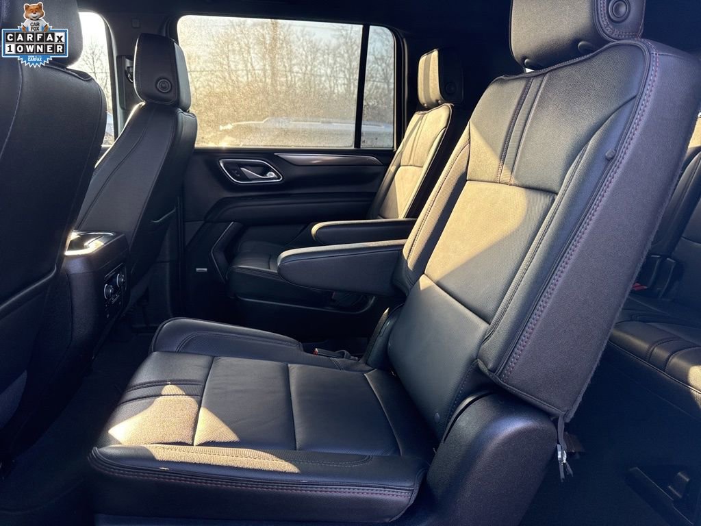Used 2024 Chevrolet Suburban RST w/ Luxury Package image 11