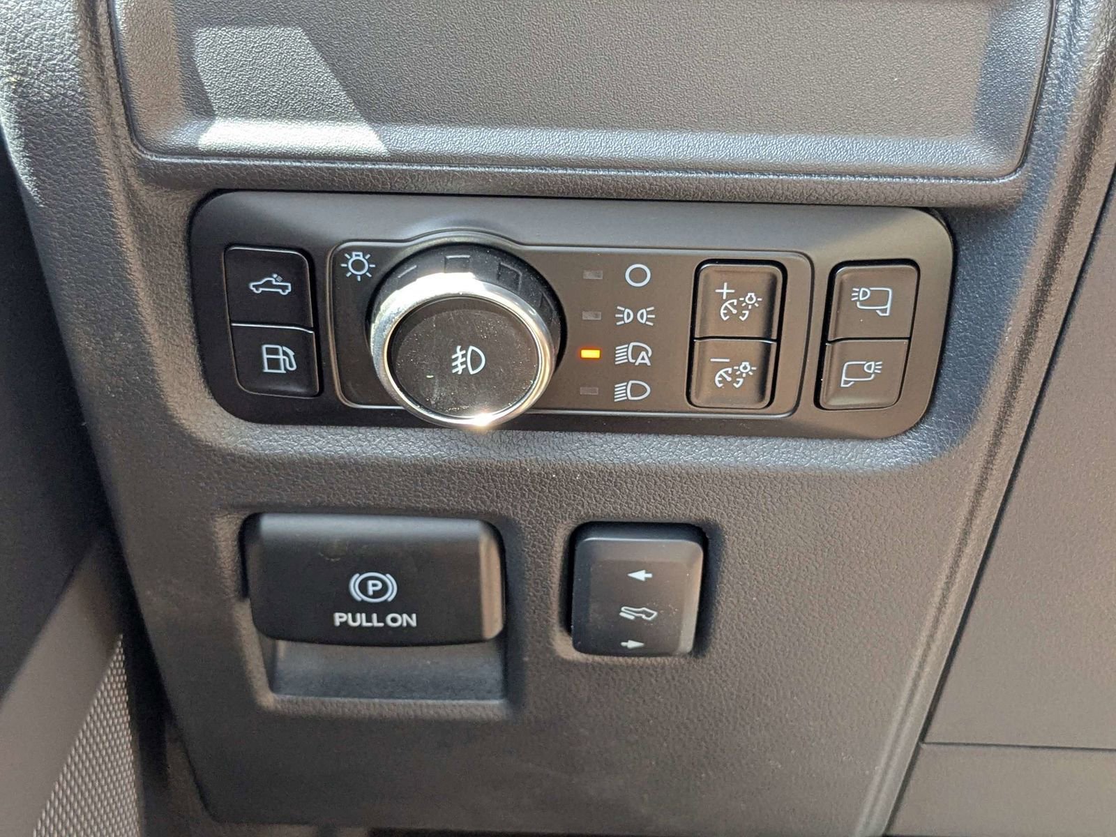 Used 2025 Ford F150 Lariat w/ Equipment Group 502A High image 28