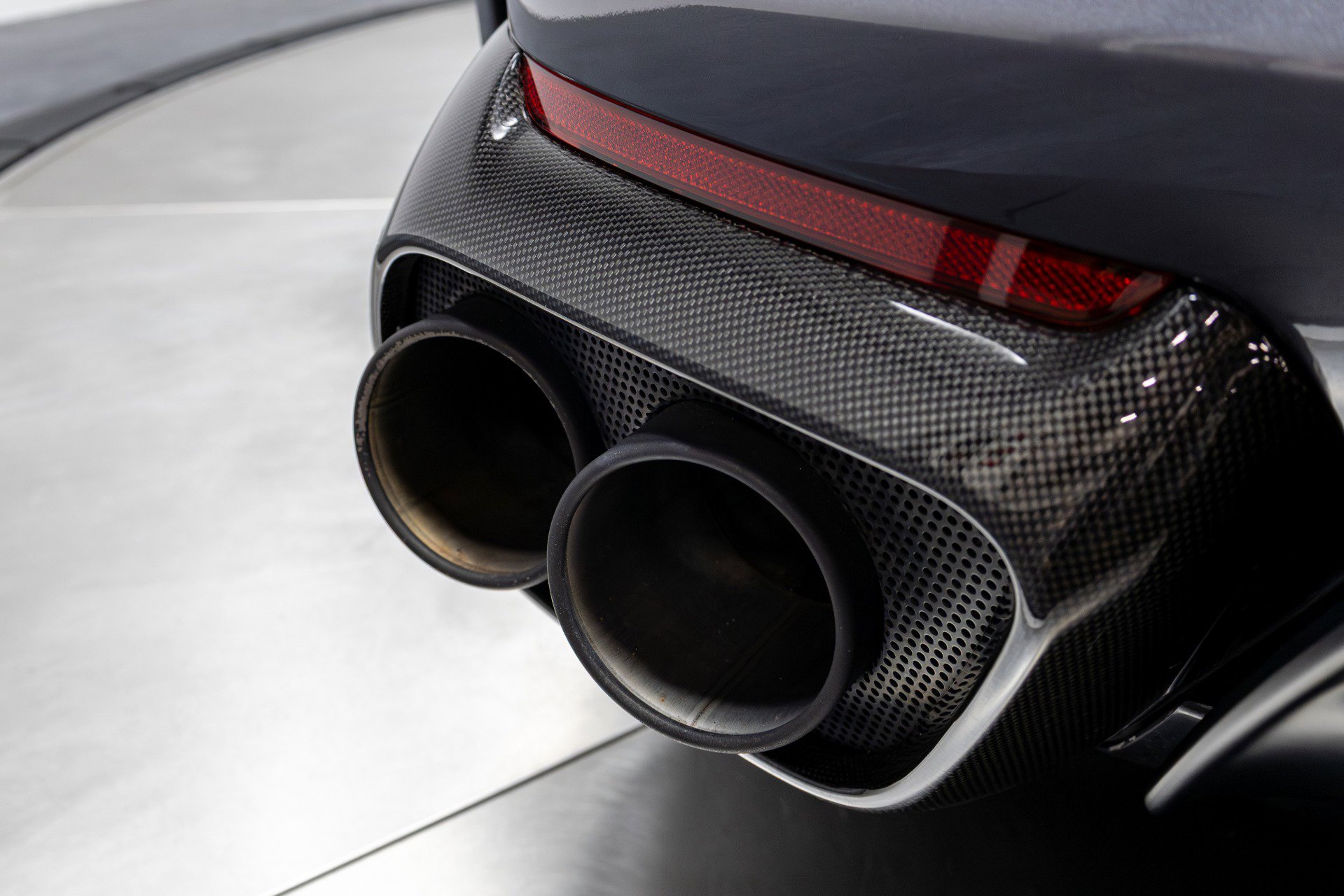 Used 2021 Ferrari 812 GTS image 49