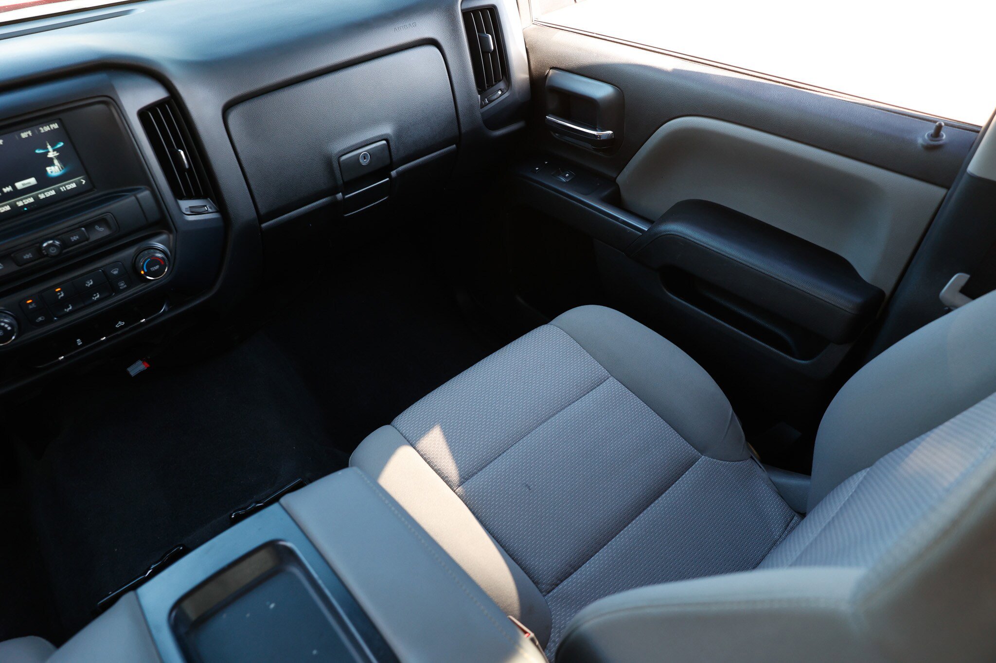 Used 2019 Chevrolet Silverado 1500 Custom w/ Custom Convenience Package RWD image 27