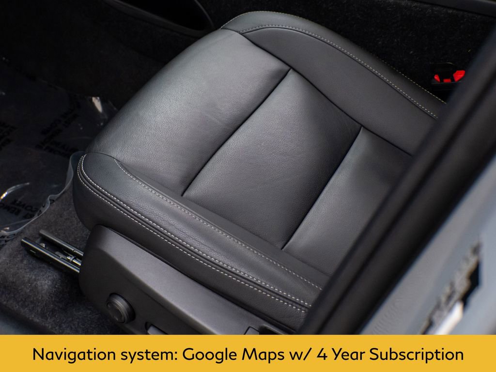 Used 2025 Volvo XC40 B5 Core image 14