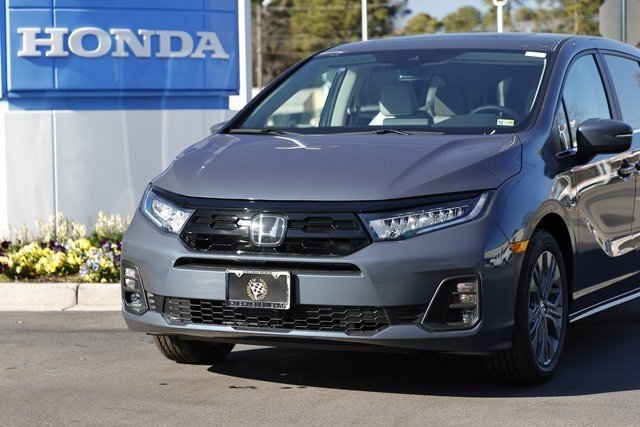 New 2026 Honda Odyssey Touring image 2