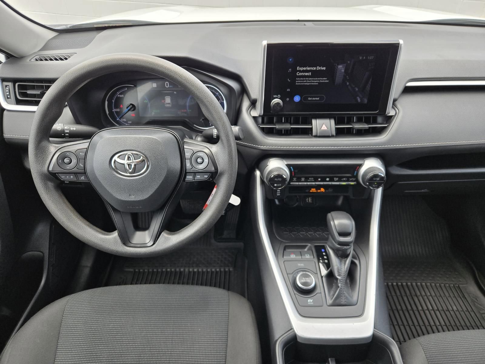 Used 2024 Toyota RAV4 LE AWD/4WD image 8