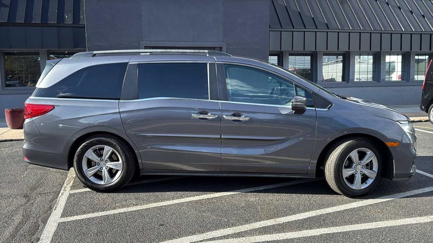 Used 2018 Honda Odyssey EX image 2