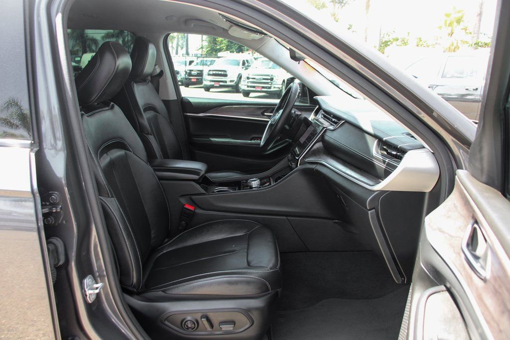 Used 2021 Jeep Grand Cherokee L Limited AWD/4WD image 40