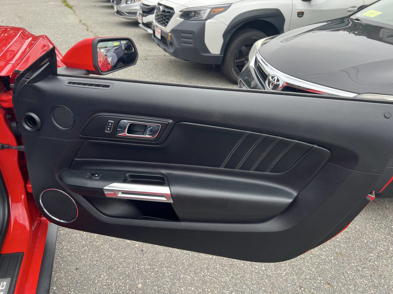 Used 2015 Ford Mustang Premium image 13