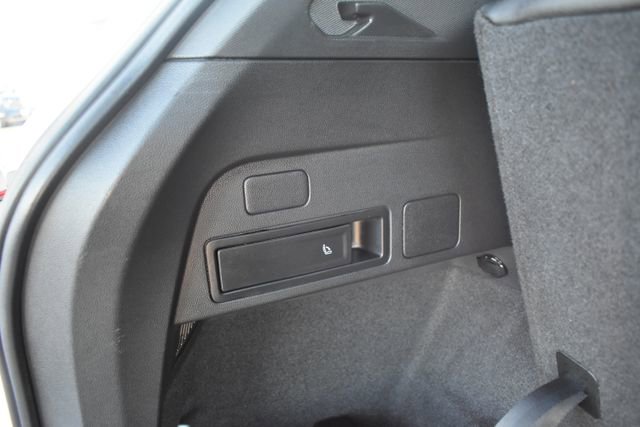 Used 2023 Volkswagen Tiguan SE R-Line image 40