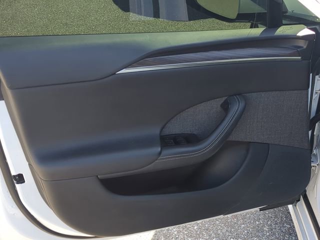 Used 2021 Tesla Model S Plaid image 17