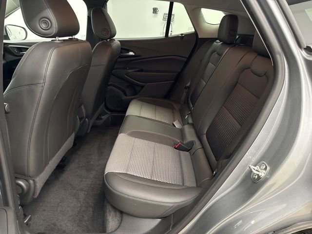 Used 2024 Chevrolet Trax LT w/ Driver Confidence Package FWD image 18