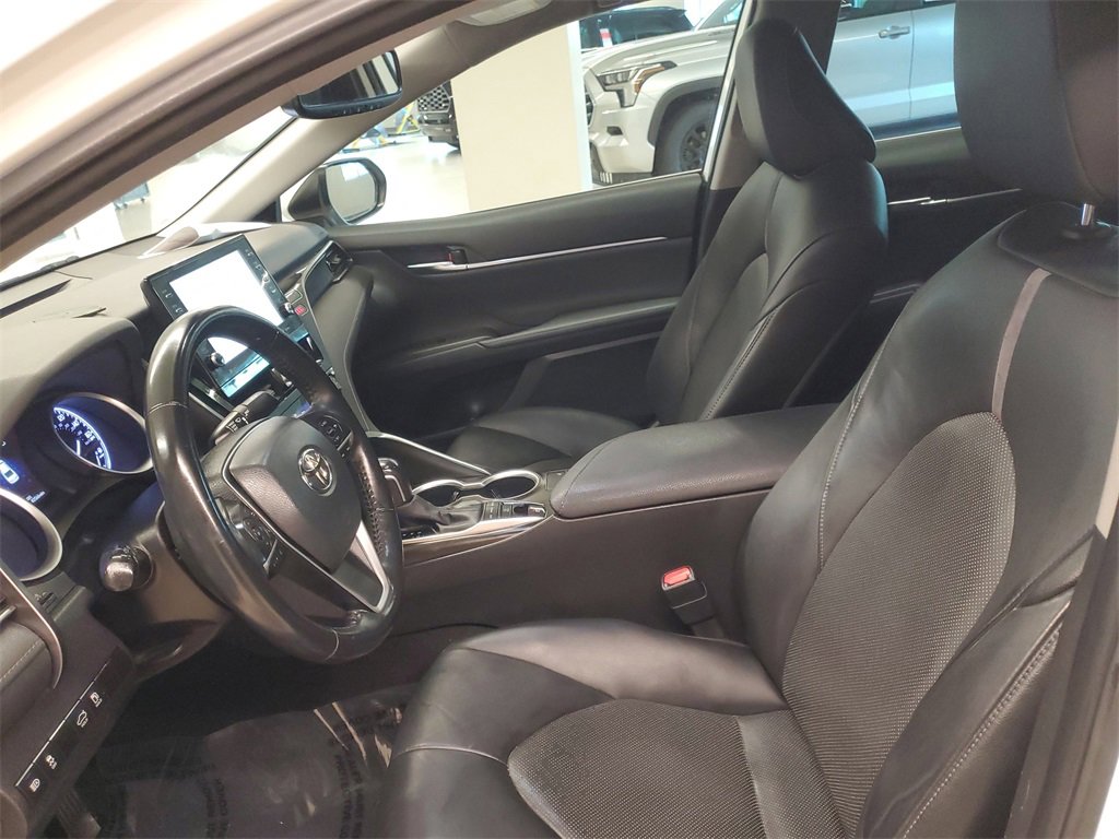 Used 2021 Toyota Camry XLE image 16