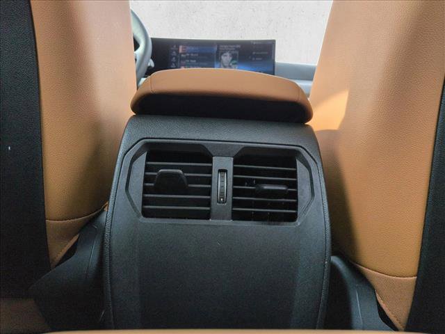 Used 2025 BMW 230i Coupe w/ Convenience Package image 18