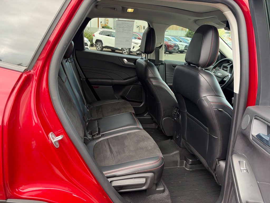Used 2022 Ford Escape SEL w/ SEL Stealth AWD Package image 17