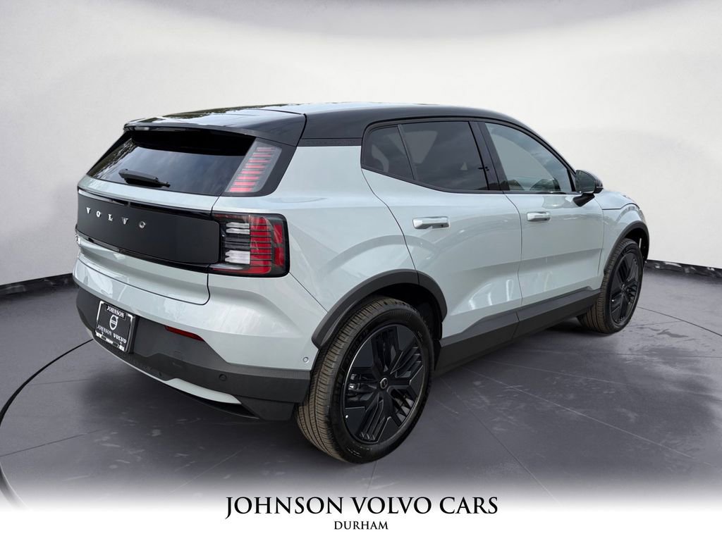 New 2026 Volvo EX30 Cross Country Ultra image 3