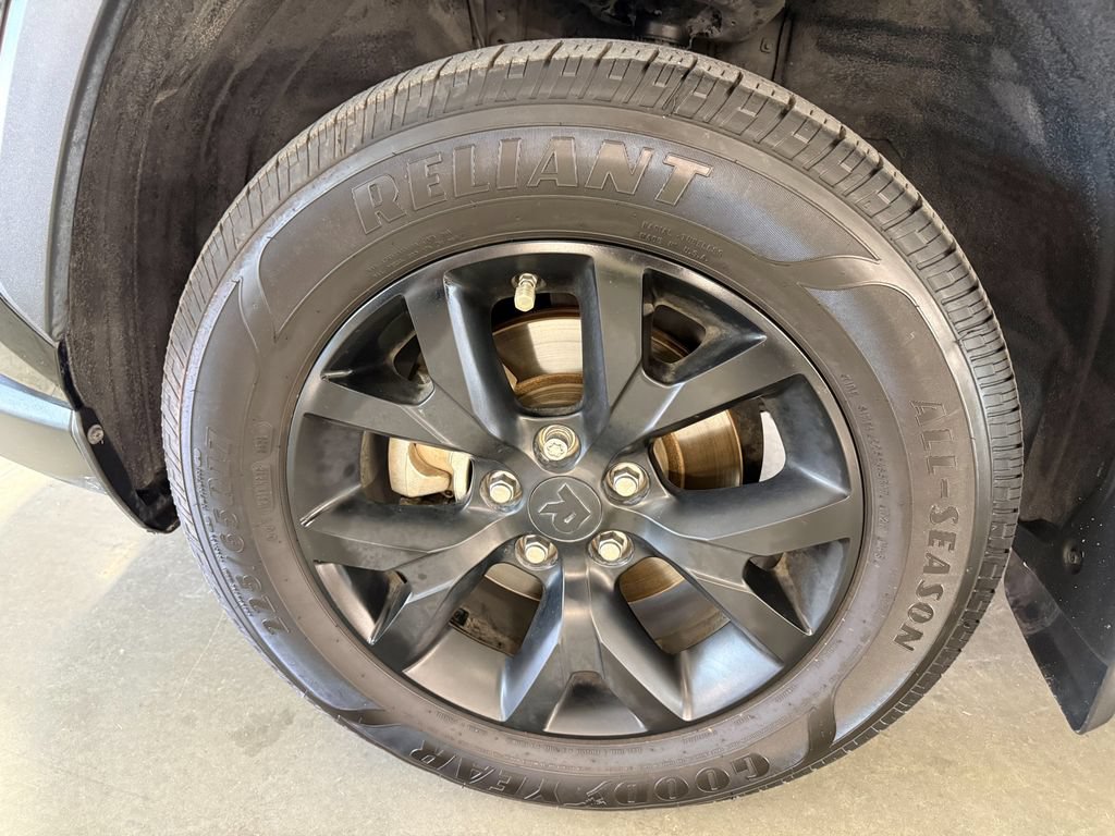 Used 2025 Toyota RAV4 LE FWD image 41