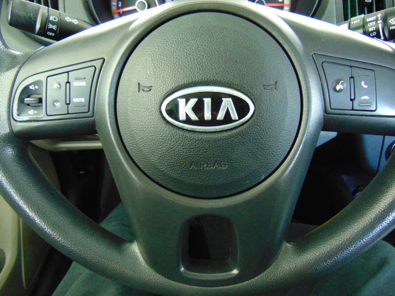 Used 2011 Kia Forte LX FWD image 10