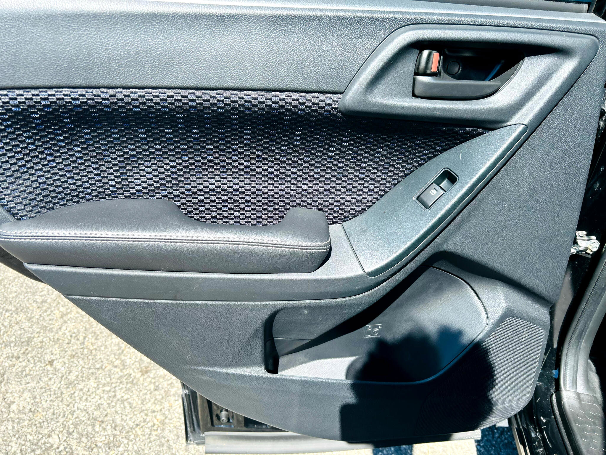 Used 2017 Subaru Forester 2.5i Premium w/ All-Weather Package image 48