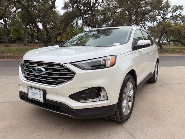 Used 2024 Ford Edge Titanium image 2