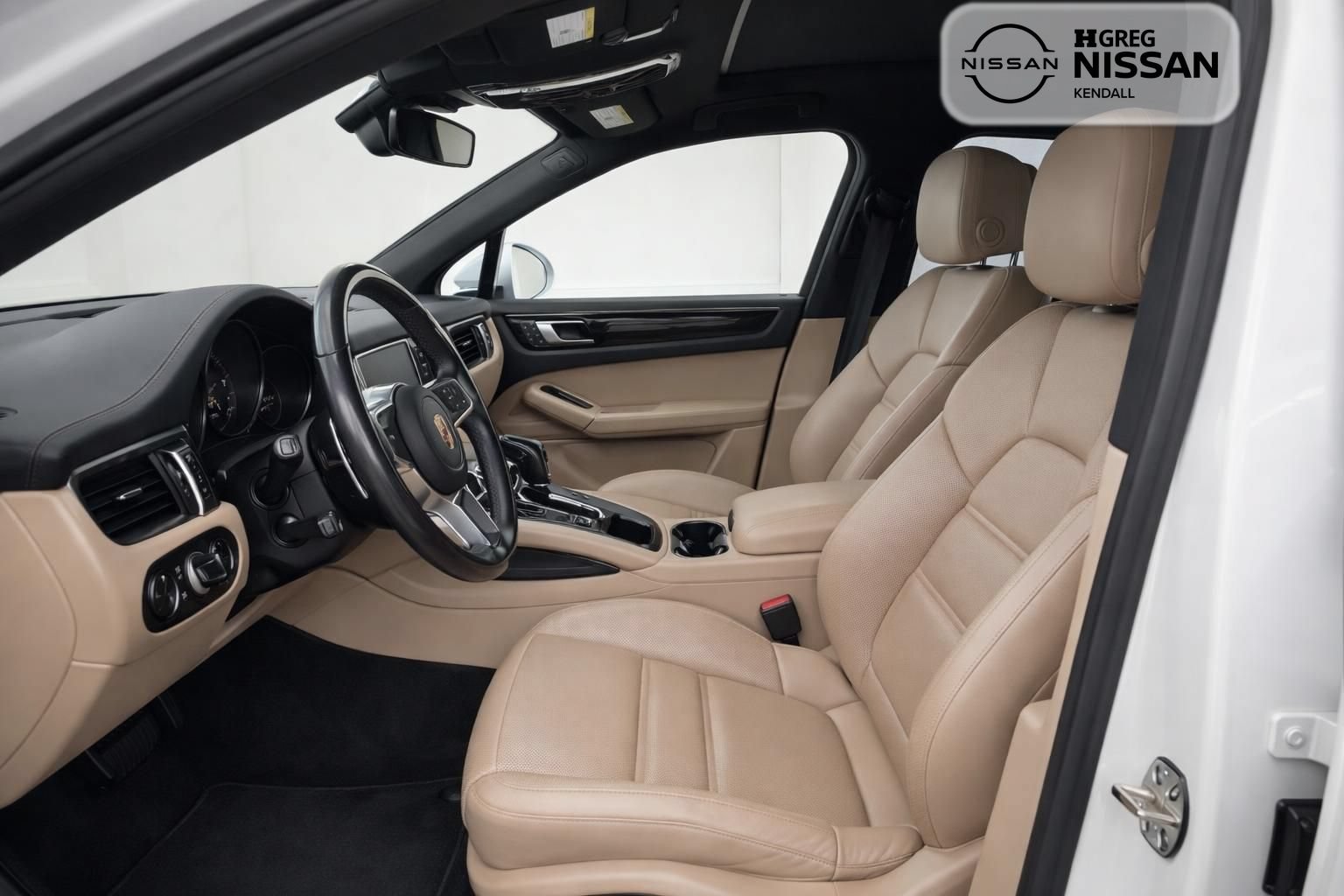 Used 2022 Porsche Cayenne AWD/4WD image 6