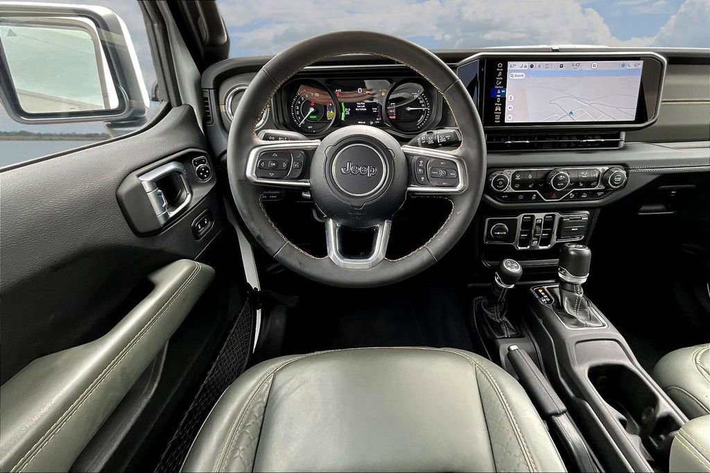 Used 2024 Jeep Wrangler High Altitude AWD/4WD image 10