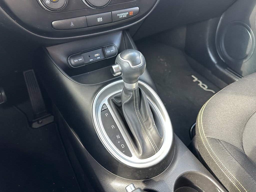 Used 2015 Kia Soul + image 19