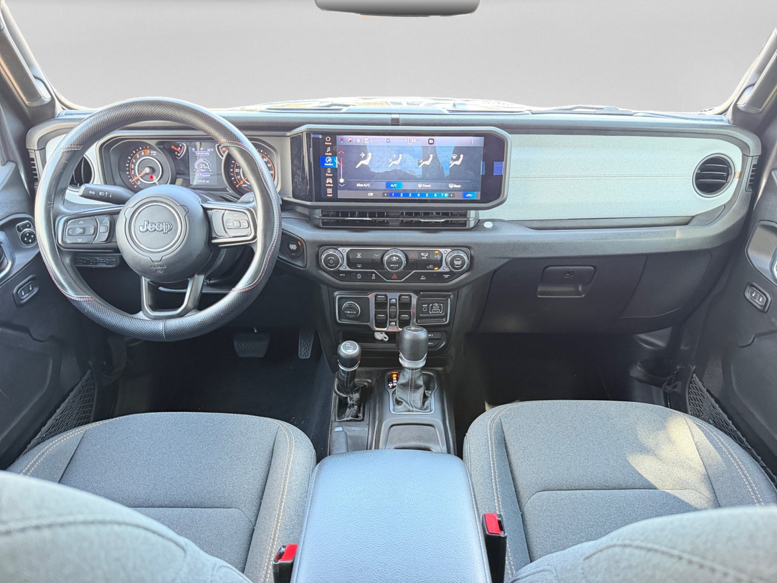 Used 2024 Jeep Gladiator Overland AWD/4WD image 15