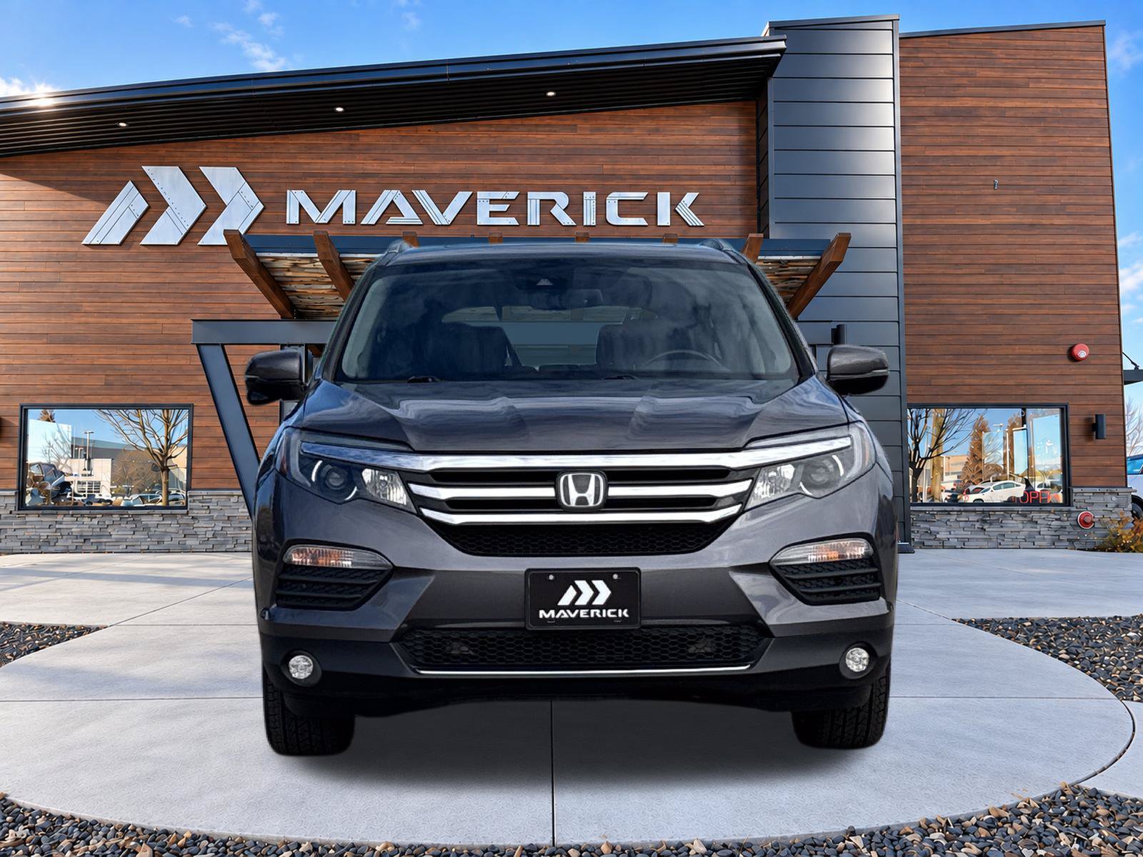 Used 2017 Honda Pilot Touring image 4