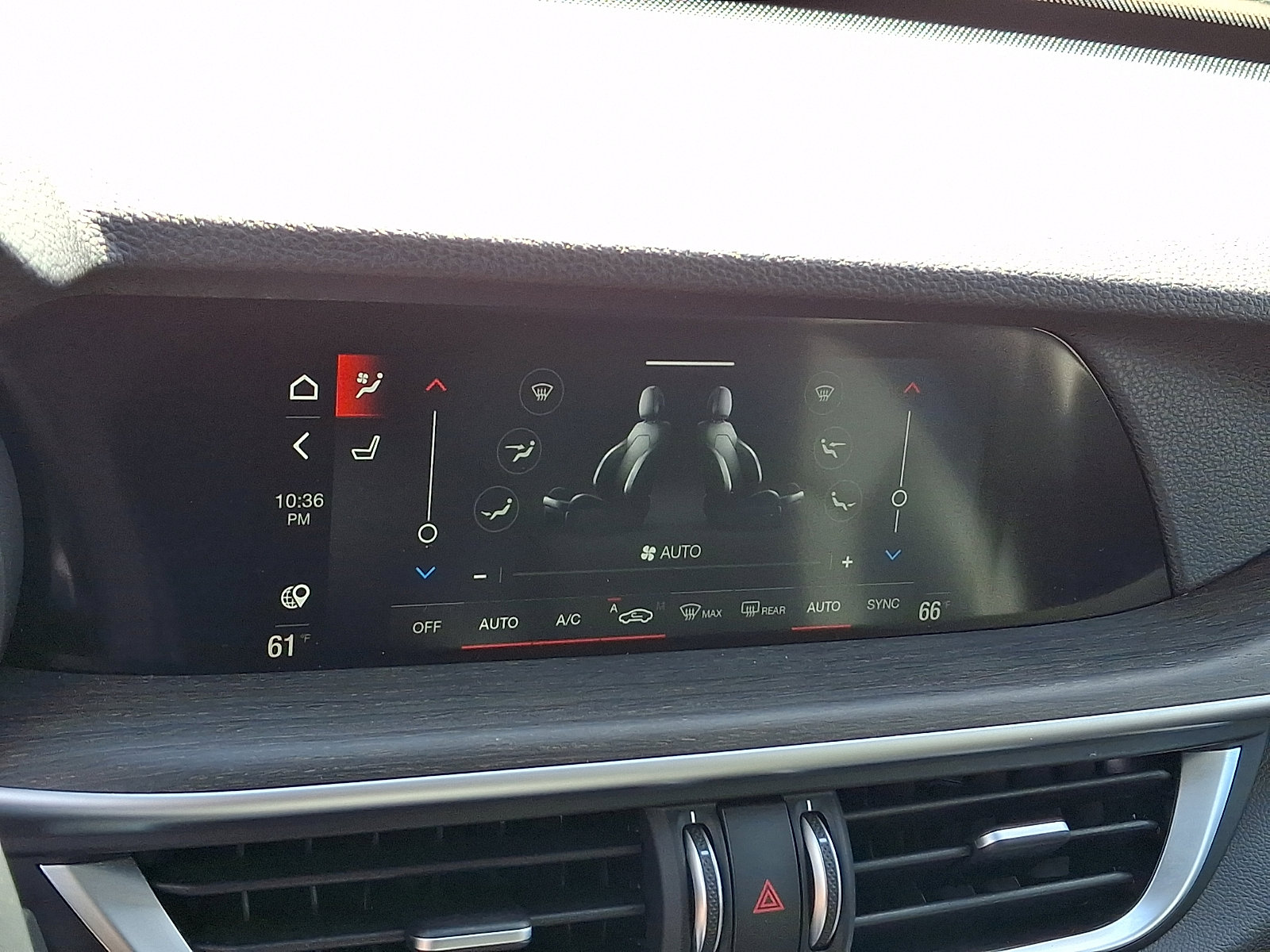 Used 2020 Alfa Romeo Stelvio Ti w/ Active Blind Spot Package AWD/4WD image 16