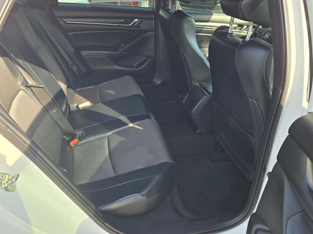 Used 2018 Honda Accord Sport image 7