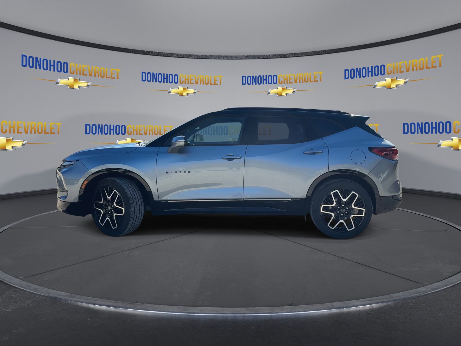 Used 2023 Chevrolet Blazer RS w/ Driver Confidence II Package image 8