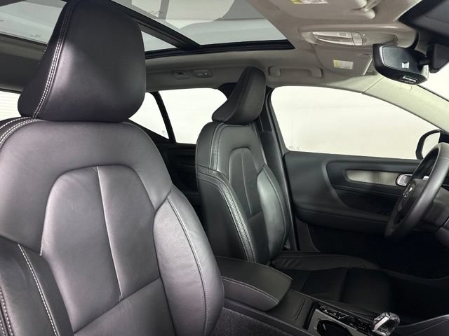 Used 2023 Volvo XC40 B5 Ultimate AWD/4WD image 18