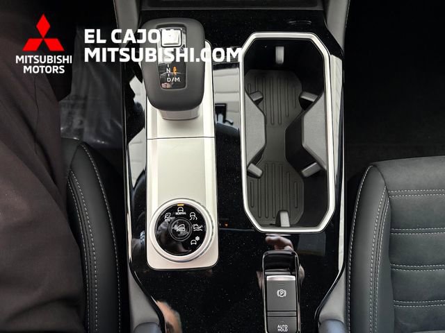 New 2026 Mitsubishi Outlander LE FWD image 17