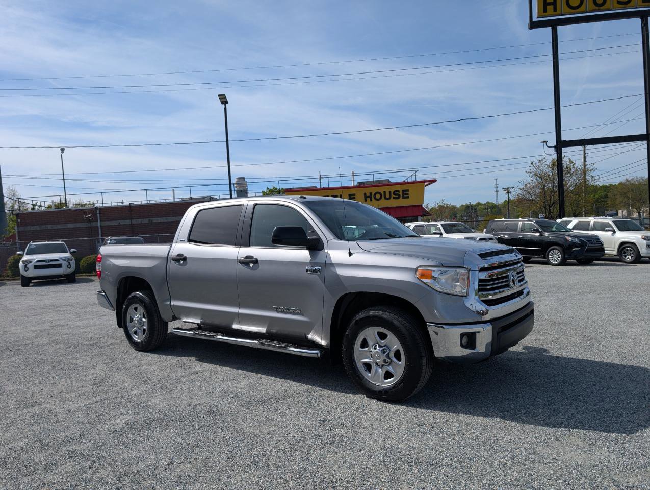 Used 2017 Toyota Tundra SR5 w/ SR5 Upgrade Package image 3