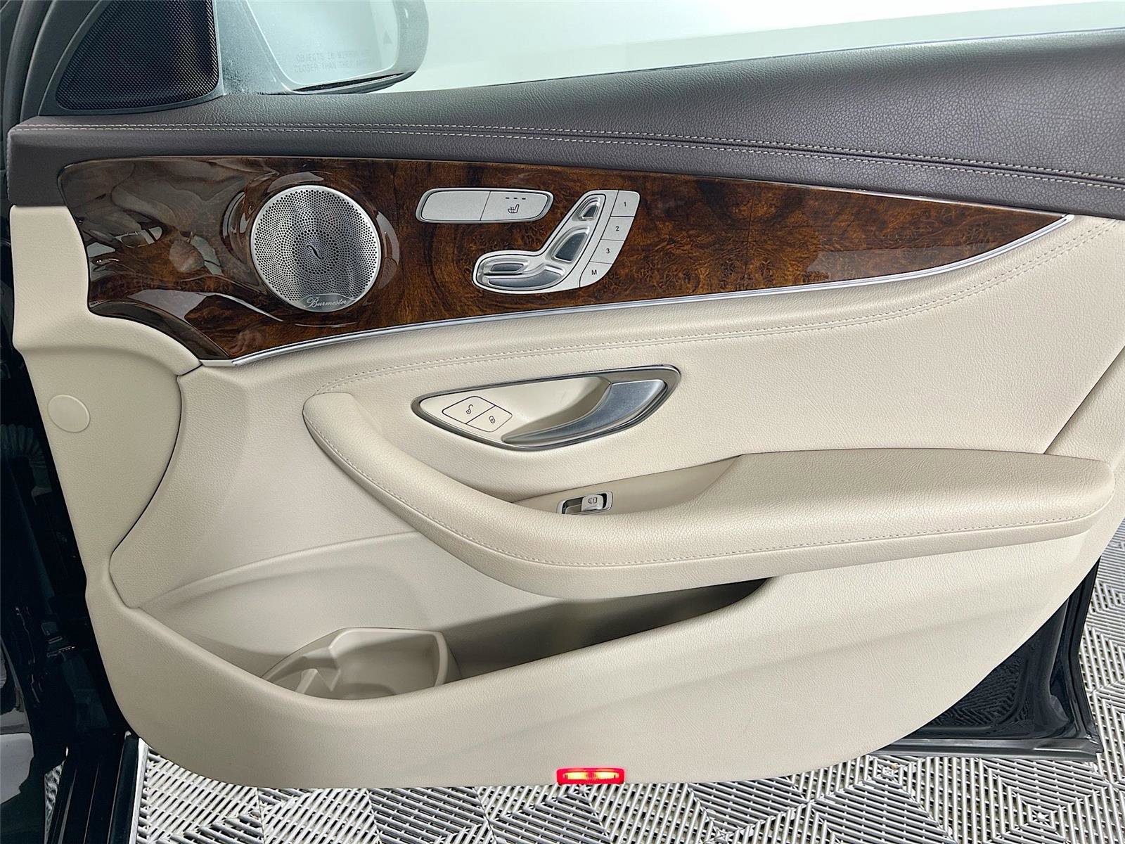 Certified 2019 Mercedes-Benz E 300 4MATIC image 30