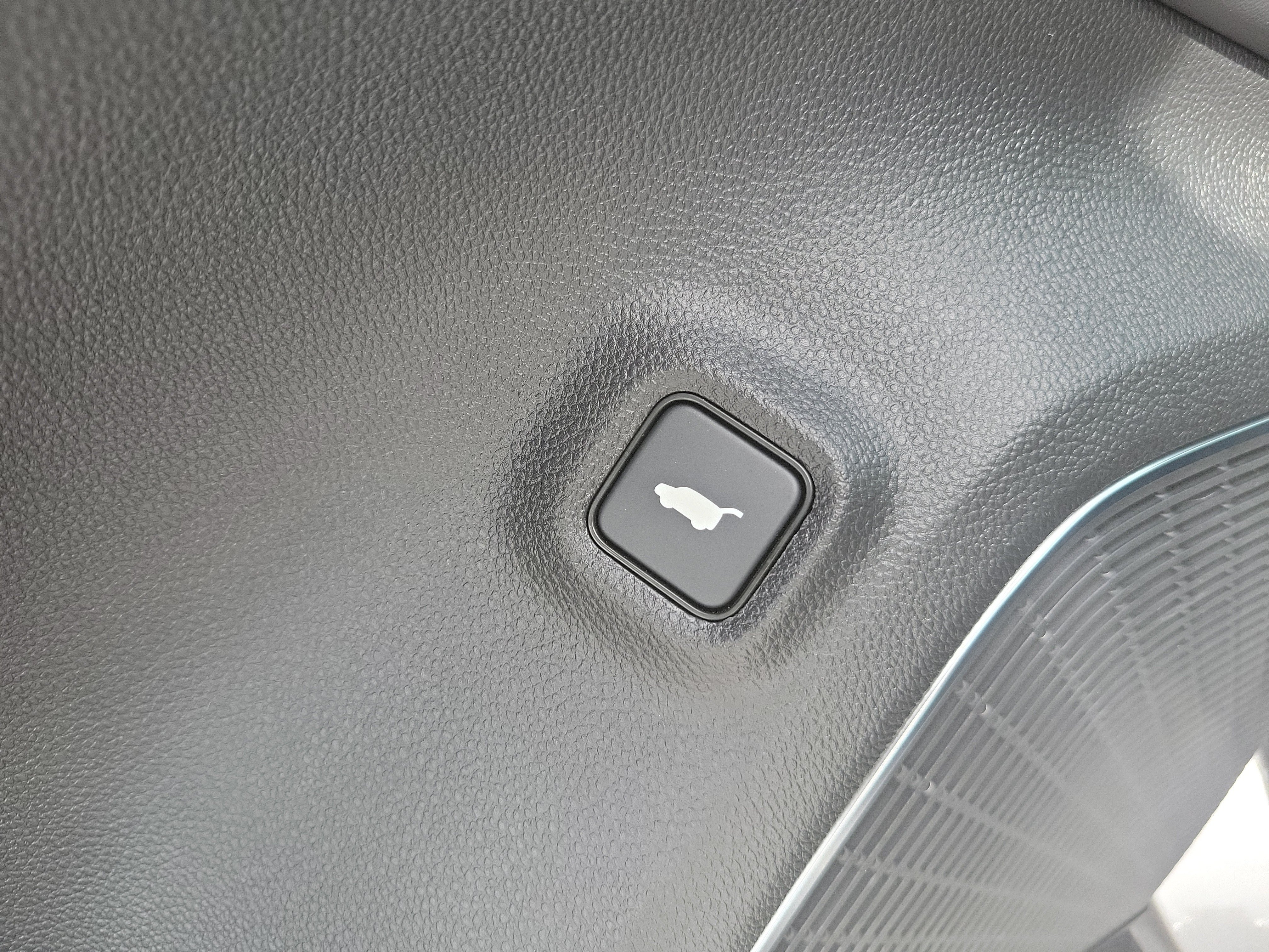 Used 2025 Acura MDX w/ Technology Package FWD image 20