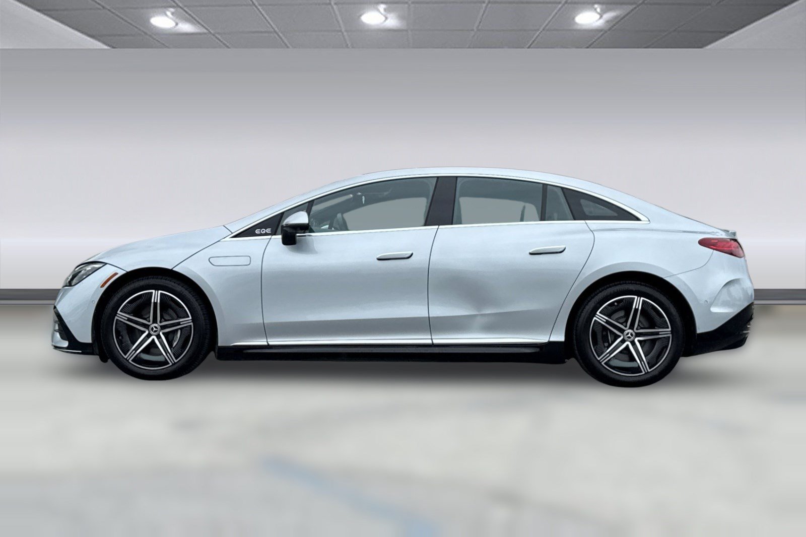 Used 2023 Mercedes-Benz EQE 350+ 4MATIC Sedan image 2