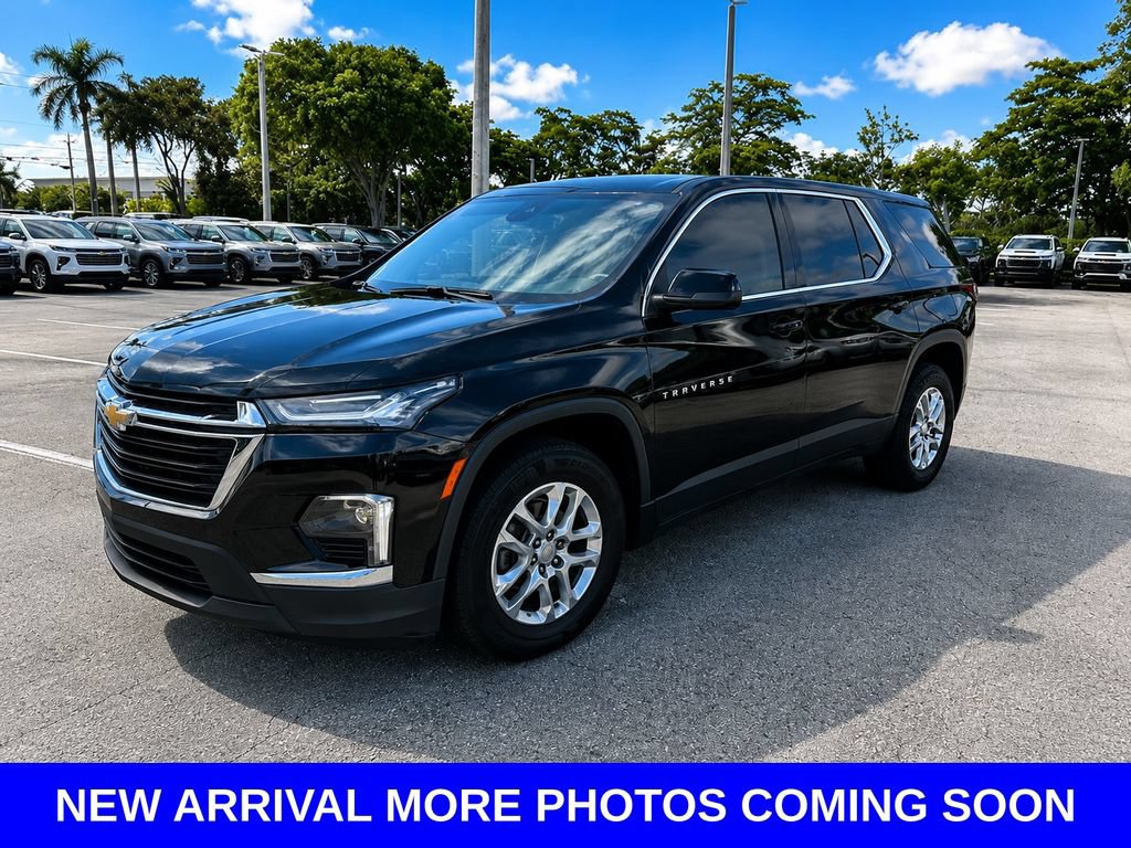 Used 2023 Chevrolet Traverse LS FWD image 3