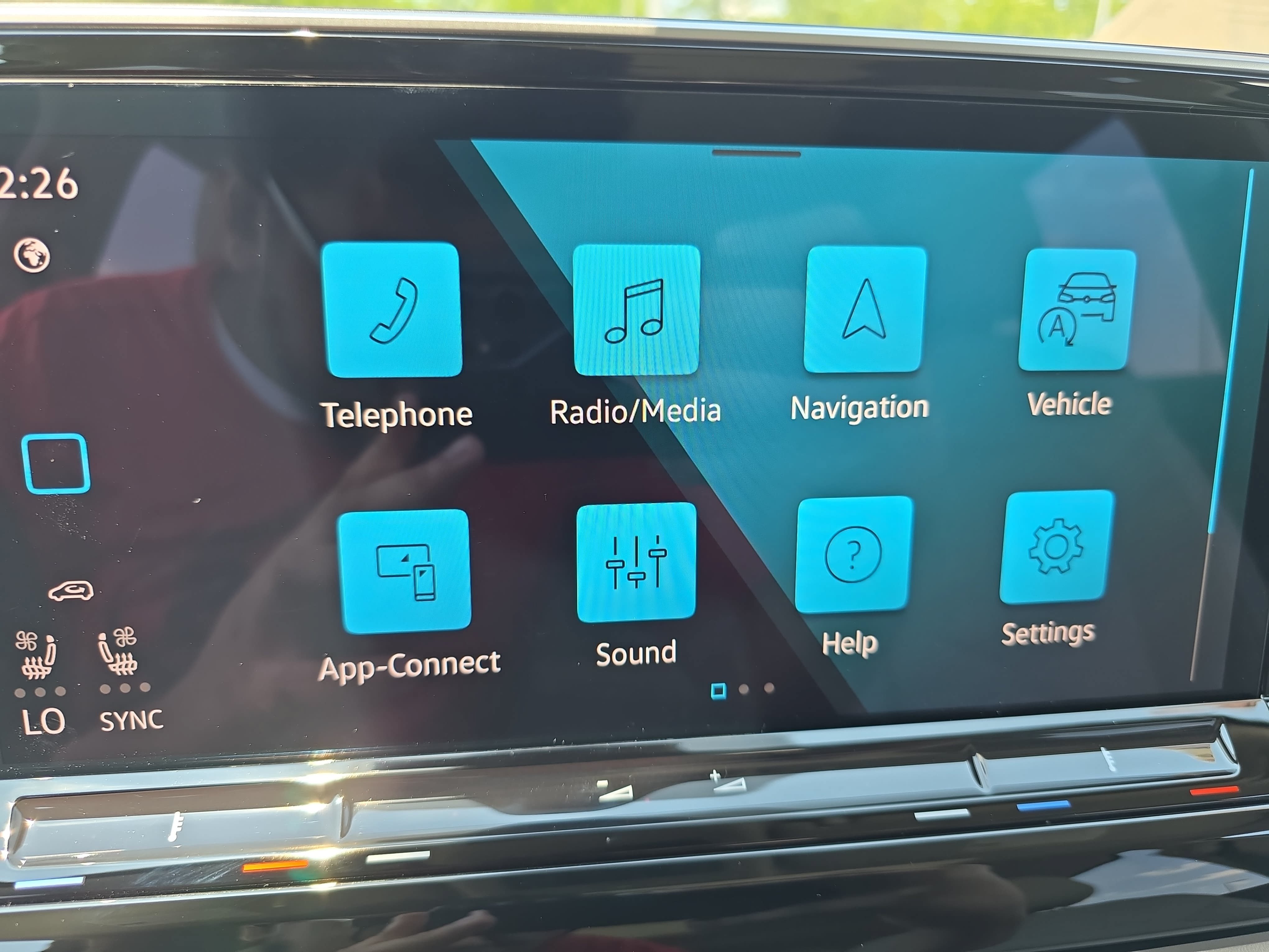 New 2026 Volkswagen Atlas SE FWD image 23