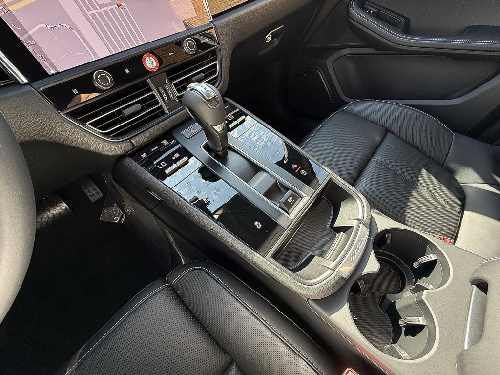 New 2026 Porsche Macan image 16