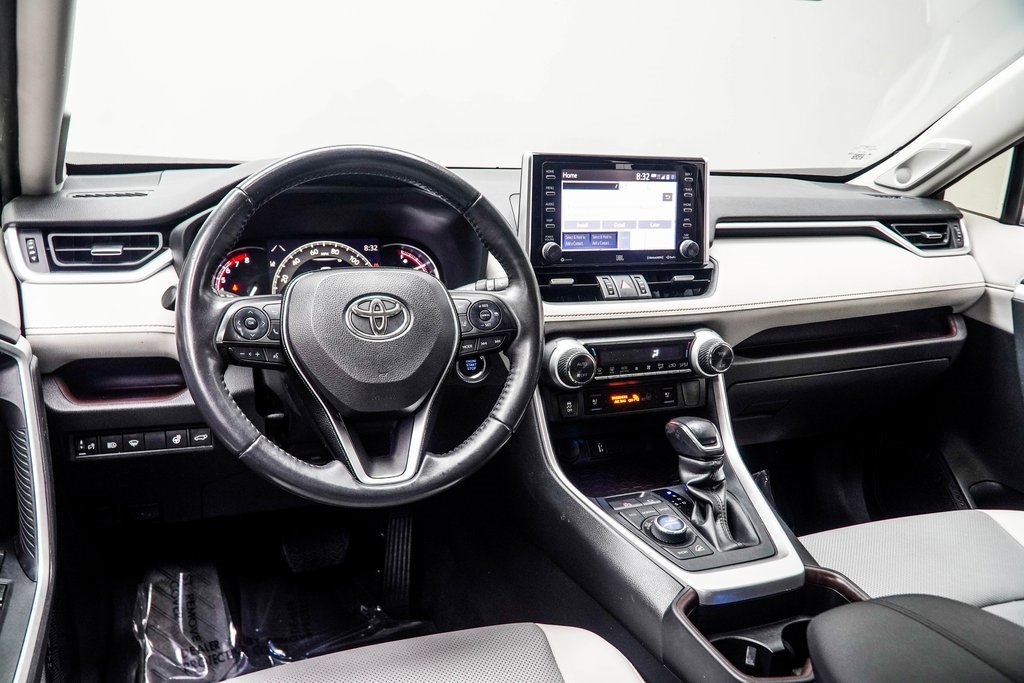 Used 2019 Toyota RAV4 Limited image 5